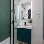 Atmospheric And Spacious In For 3 People By Renters *