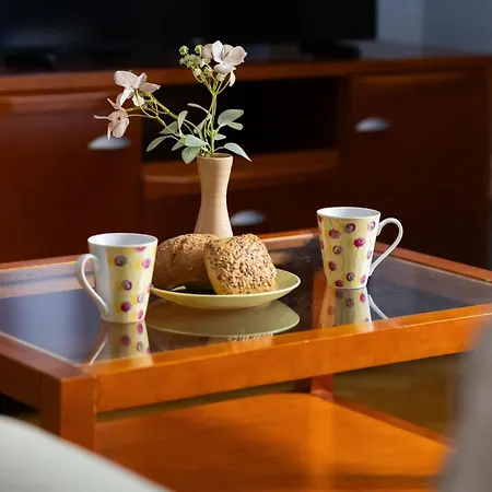 Atmospheric And Spacious In For 3 People By Renters Warszawa