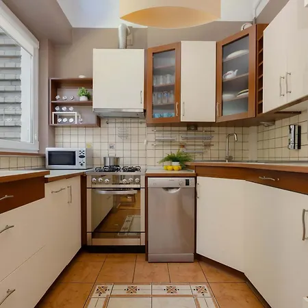 Atmospheric And Spacious In For 3 People By Renters وارسو