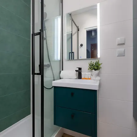 Atmospheric And Spacious In For 3 People By Renters *