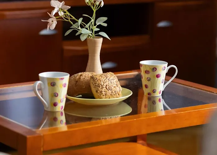 Atmospheric And Spacious In For 3 People By Renters Warschau