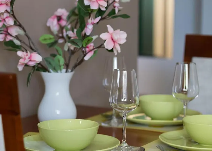 Atmospheric And Spacious In For 3 People By Renters Apartment *