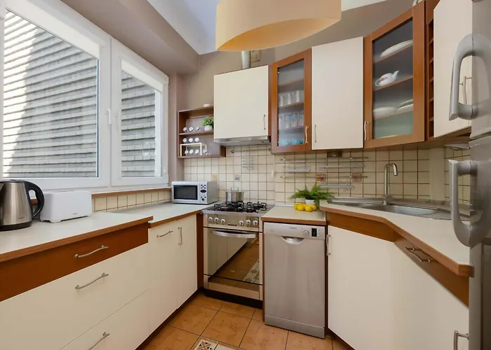 Apartment Atmospheric And Spacious In For 3 People By Renters