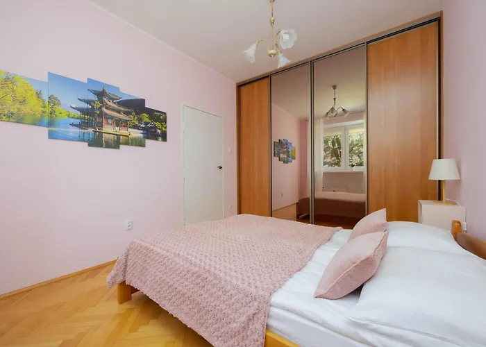 Atmospheric And Spacious In For 3 People By Renters *