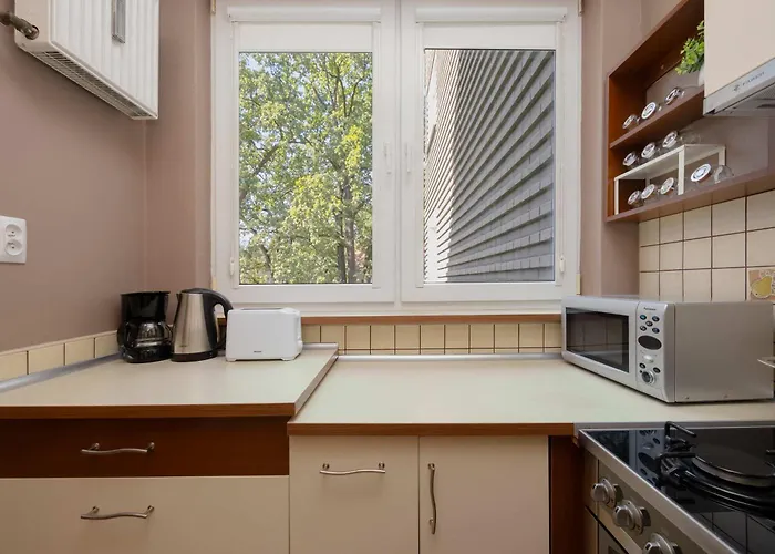 Atmospheric And Spacious In For 3 People By Renters Warschau